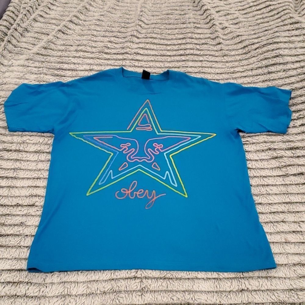 Blue Obey star tee size medium